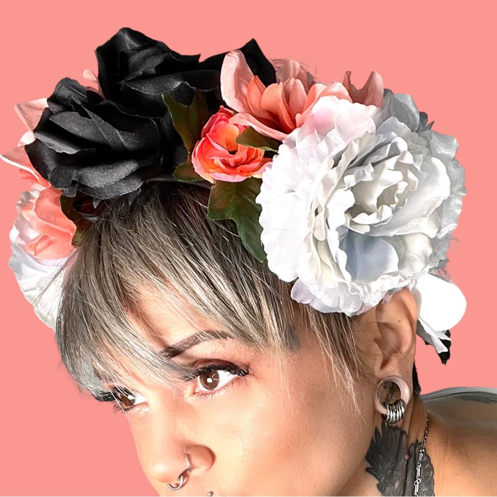 Handmade floral crown for festivals or prom or whatever 🦋 - Picture 3 of 7